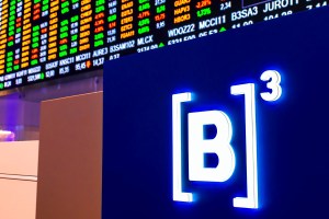 Tela digital com dados da Bolsa de Valores do Brasil, trazendo o contexto de empréstimo de ativos.