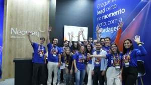 Time da Neoway reunido no Os insights mais quentes do Fórum E-commerce Brasil 2025.